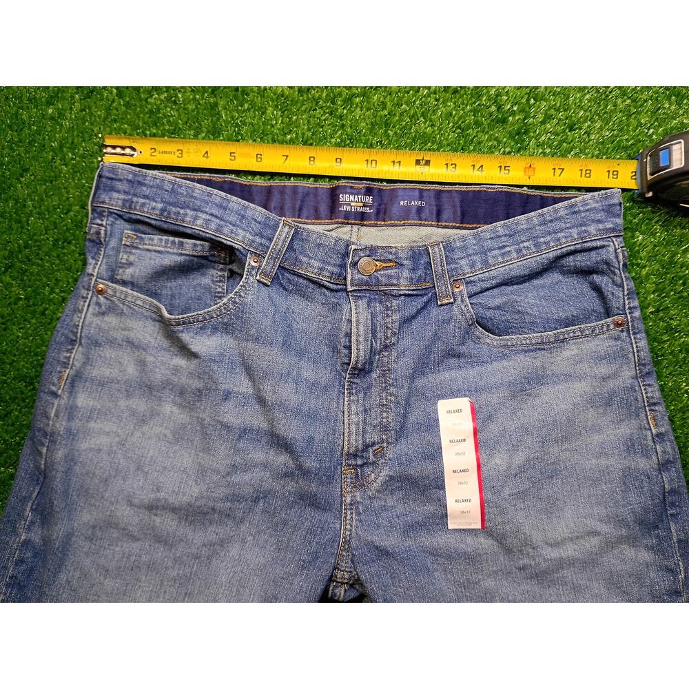 Brand New Levi's Men's W38 L32 Relaxed Fit Denim Jeans - Picture 2 of 7